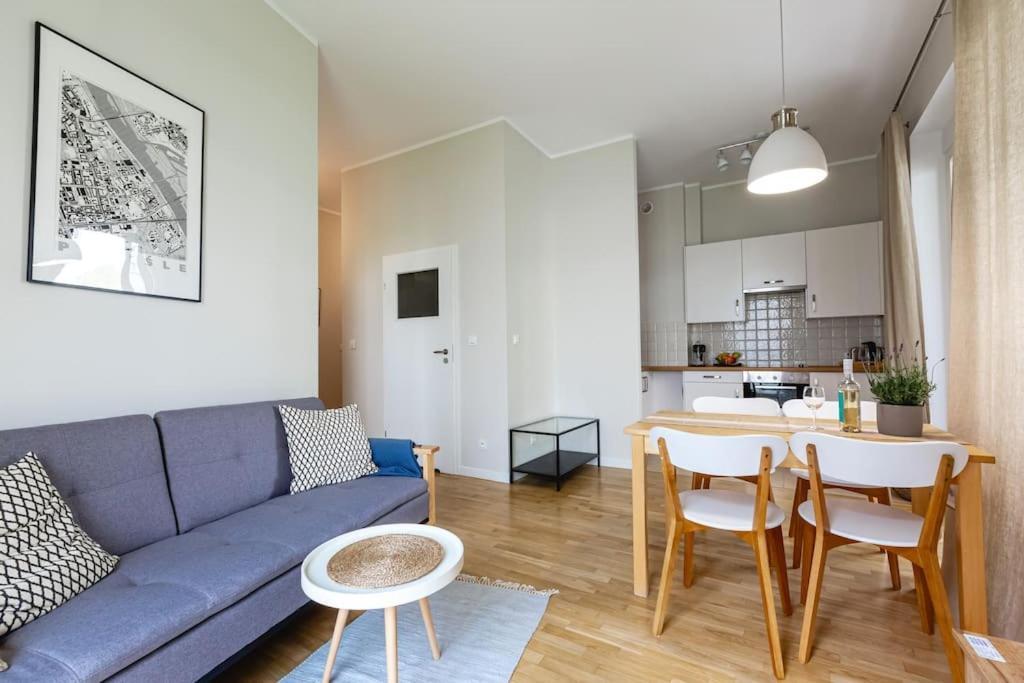 Bright And Cozy Apartment Near Park, With A Huge Terrace. Varsóvia Exterior foto